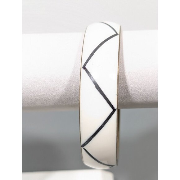 Vintage Brass Black White Zig Zag Inlay Bangle Bracelet Tribal Boho 8 in - Picture 2 of 11